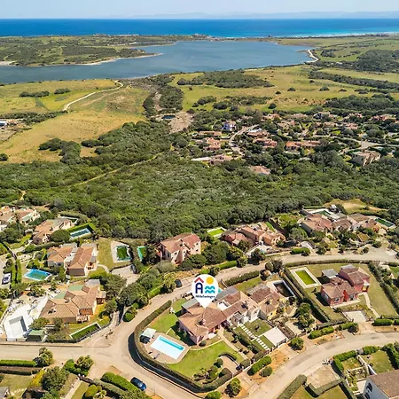 With A Private Pool And Sea View * Punta de su Torrione